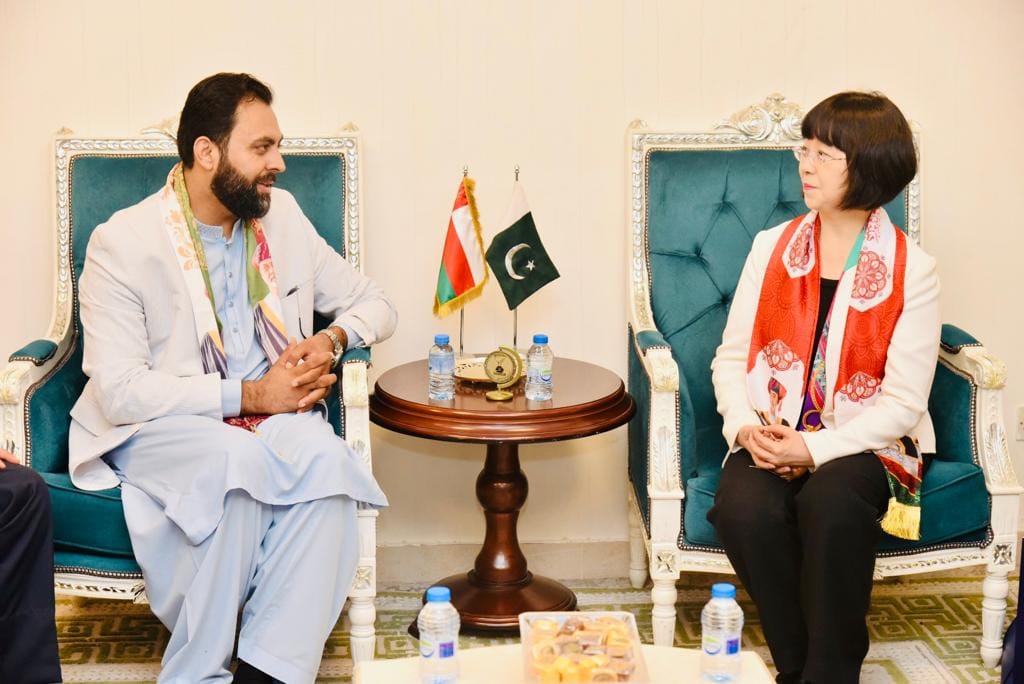 Chinese Ambassador and PSM Chairman discuss cooperation at Pakistan School Muscat