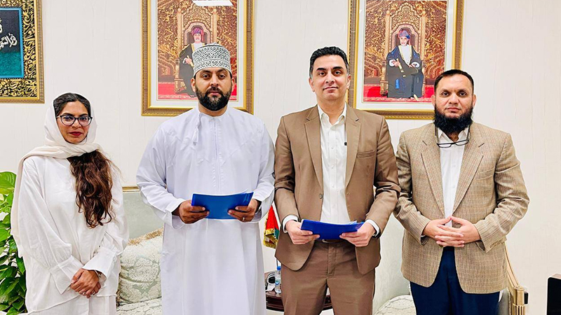 Pakistan School Muscat Signs MOU with IDP