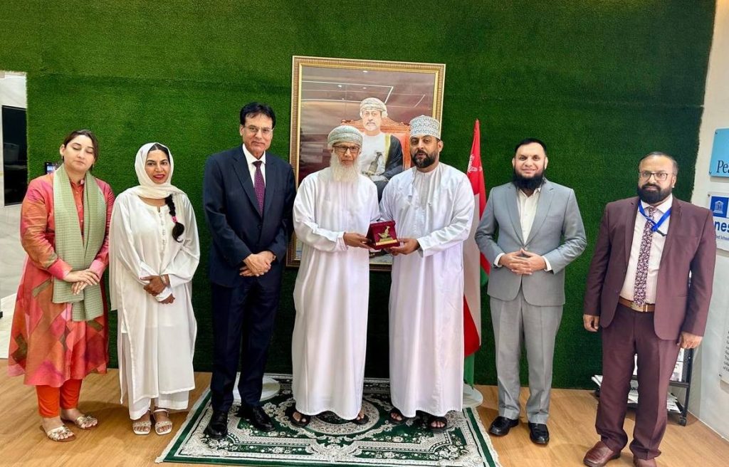 Vice Chancellor of The University of Haripur Meets Chairman of Pakistan School System in Muscat